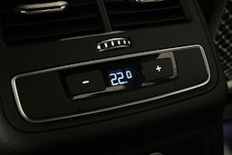 musta Audi A4 2022 kuva 15.