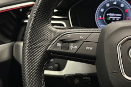 musta Audi A4 2022 kuva 18.