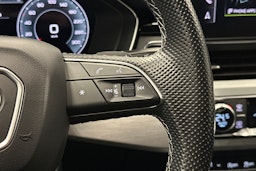 musta Audi A4 2022 kuva 19.