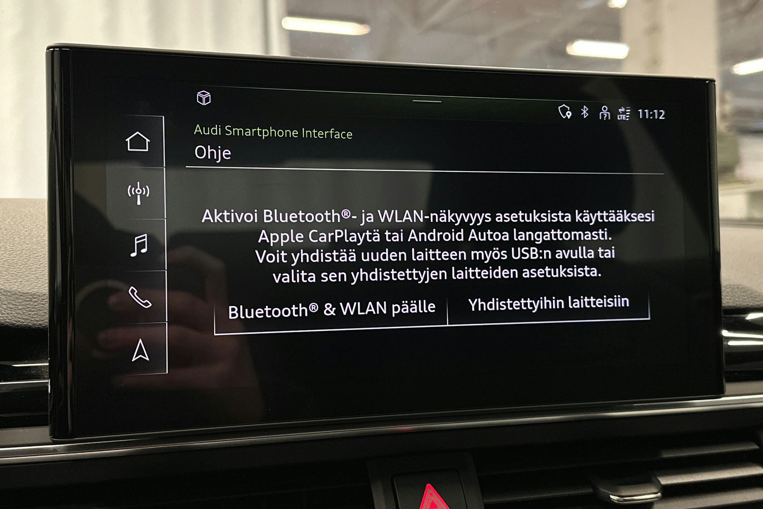 musta Audi A4 2022 kuva 22.