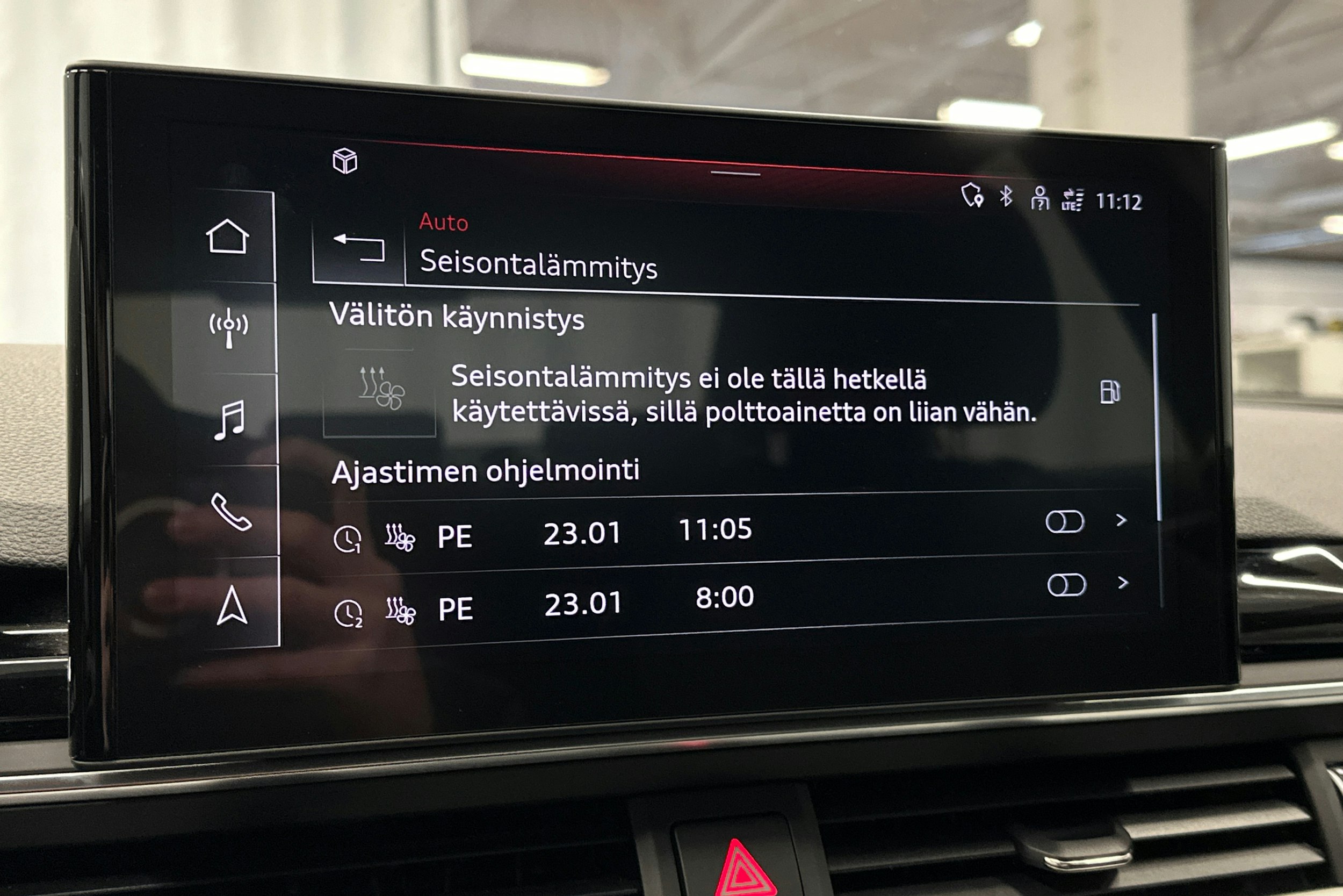 musta Audi A4 2022 kuva 23.