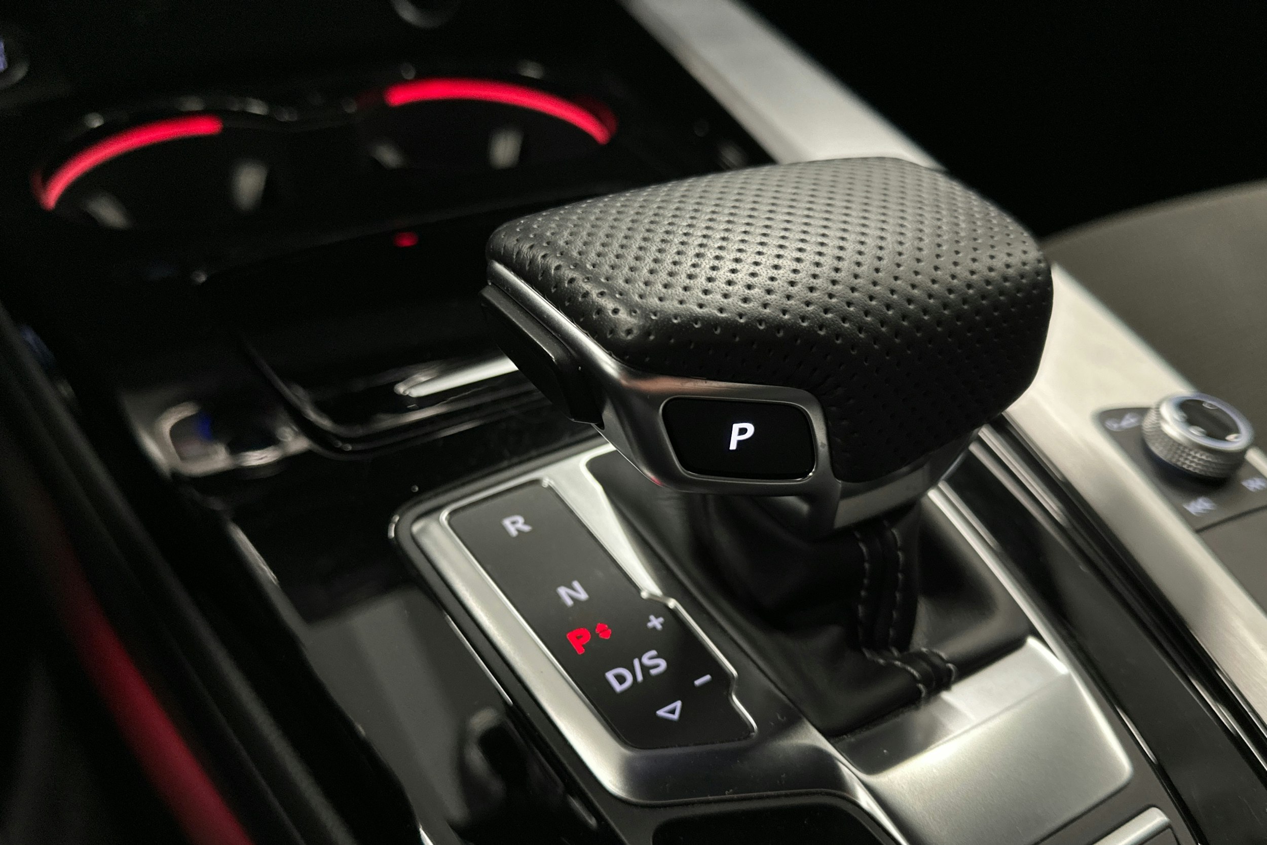 musta Audi A4 2022 kuva 29.