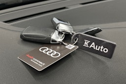 musta Audi A4 2022 kuva 30.