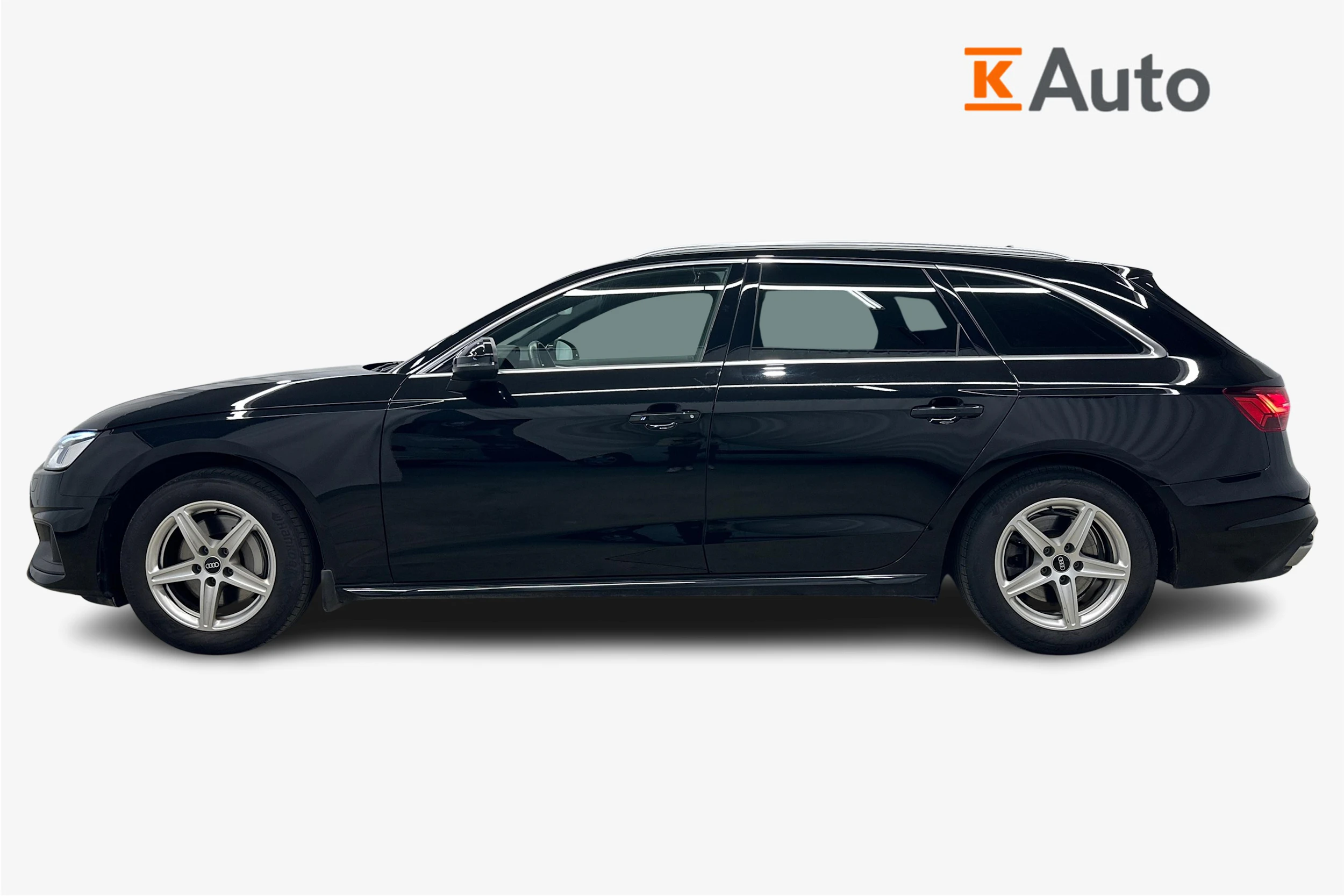 musta Audi A4 2022 kuva 5.