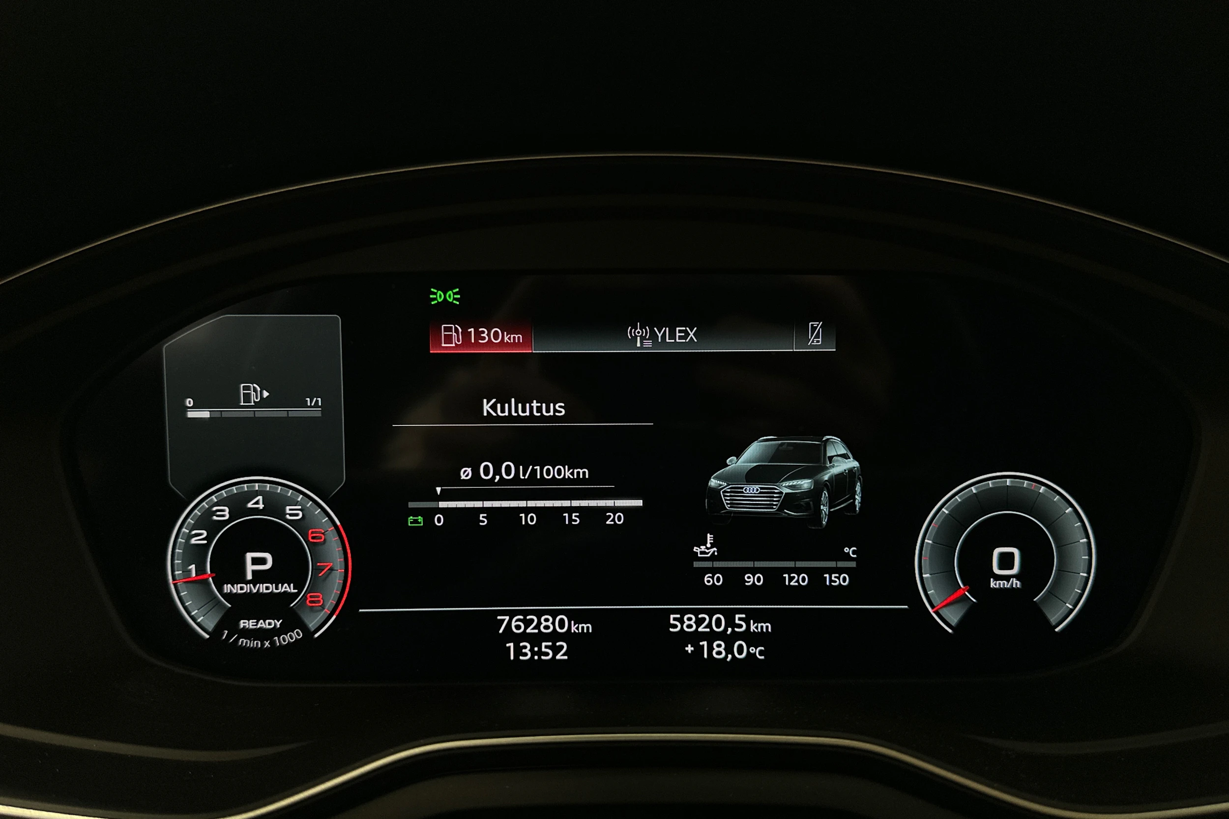 musta Audi A4 2022 kuva 15.