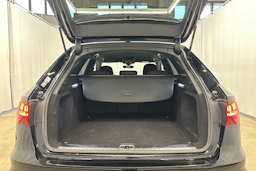 musta Audi A4 2022 kuva 25.