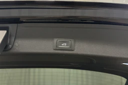 musta Audi A4 2022 kuva 26.
