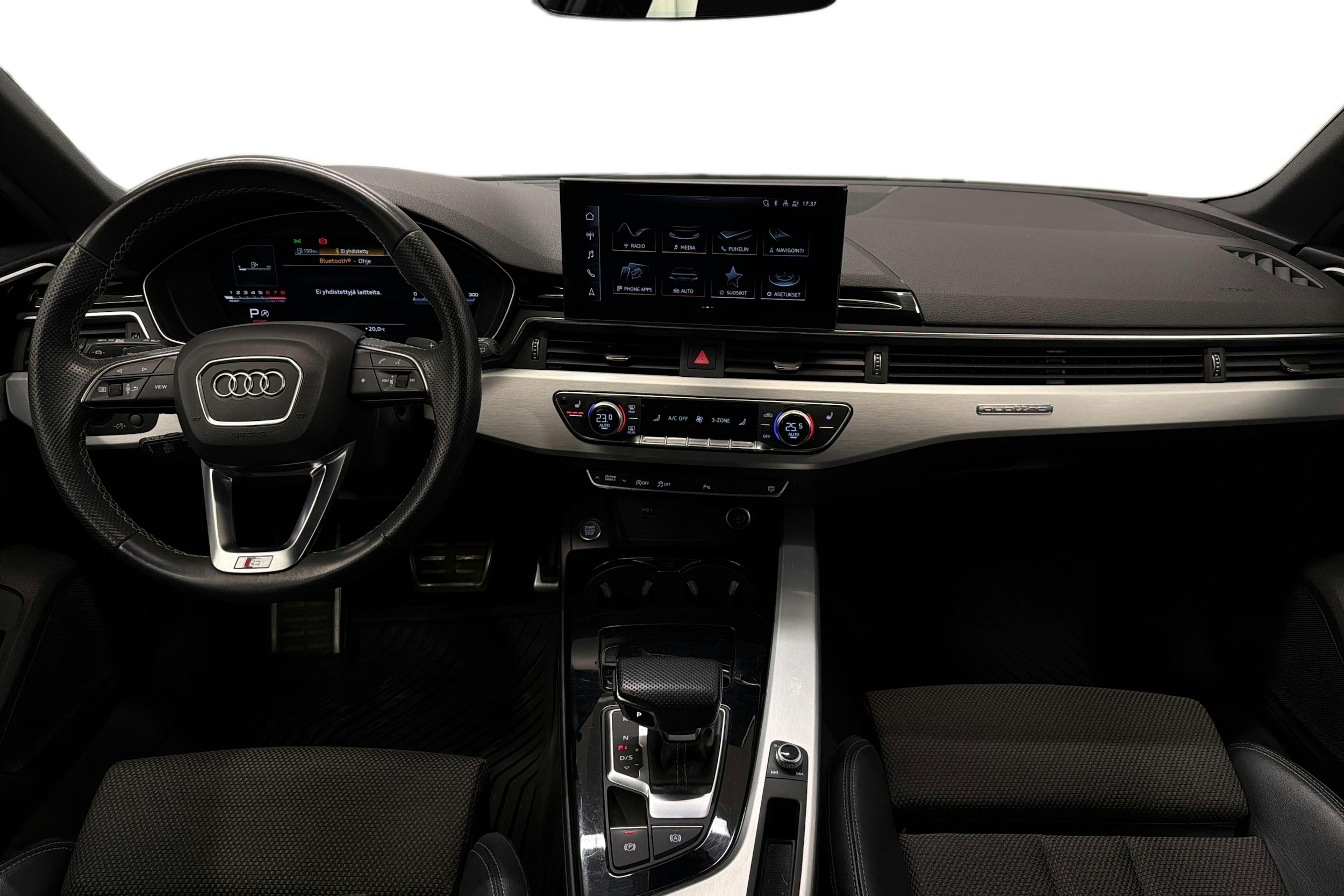 Musta Audi A4 2022 kuva 9.