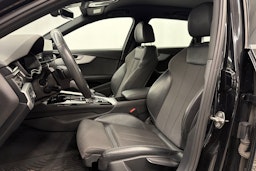 Musta Audi A4 2022 kuva 16.