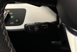 Musta Audi A4 2022 kuva 22.