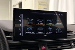 Musta Audi A4 2022 kuva 26.