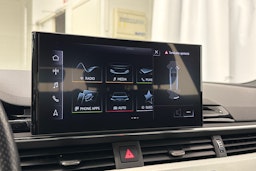 Musta Audi A4 2022 kuva 27.