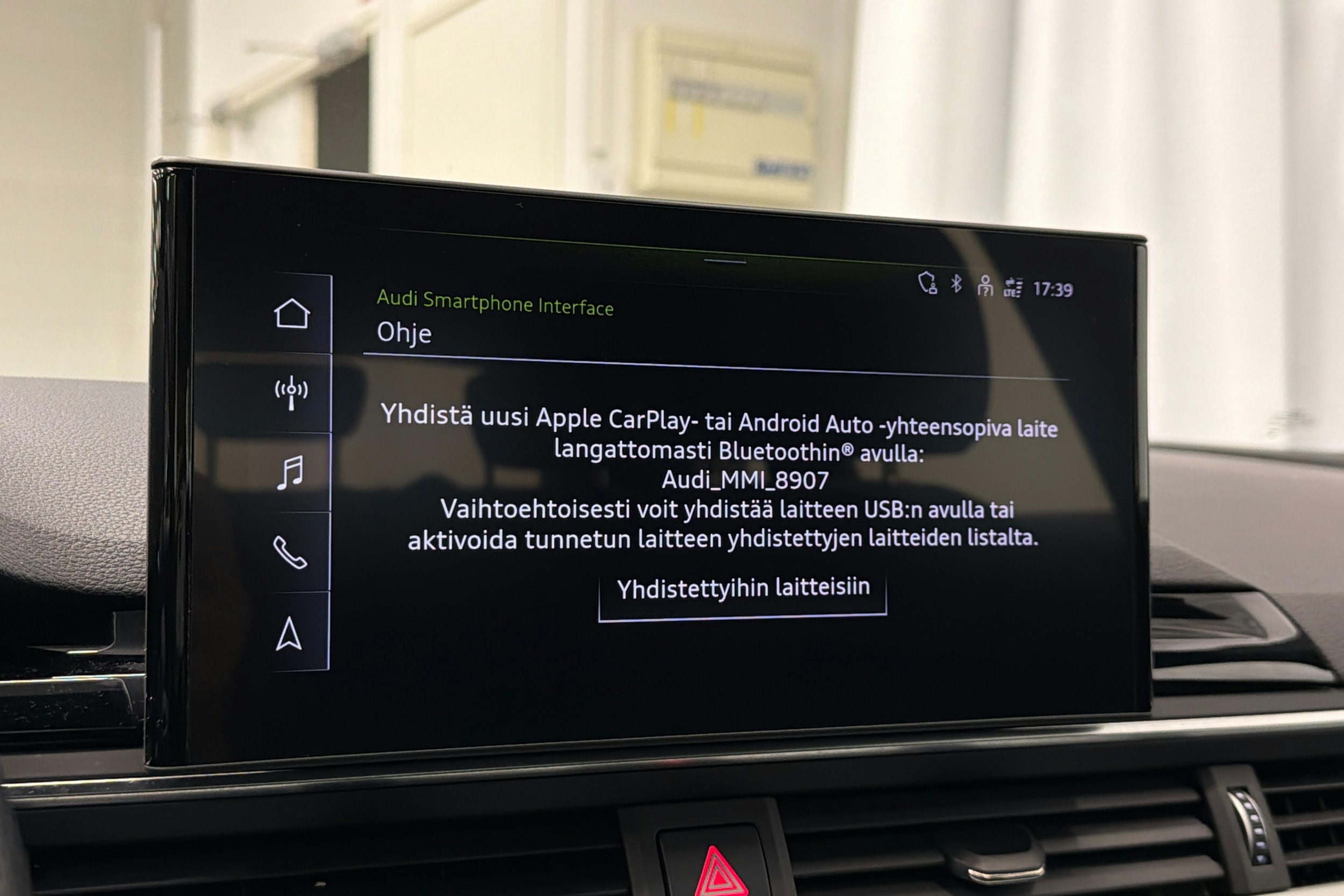 Musta Audi A4 2022 kuva 28.