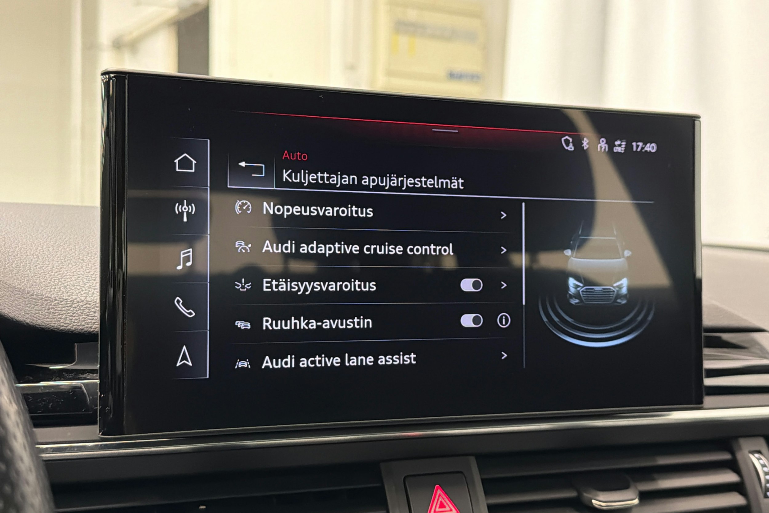 Musta Audi A4 2022 kuva 29.