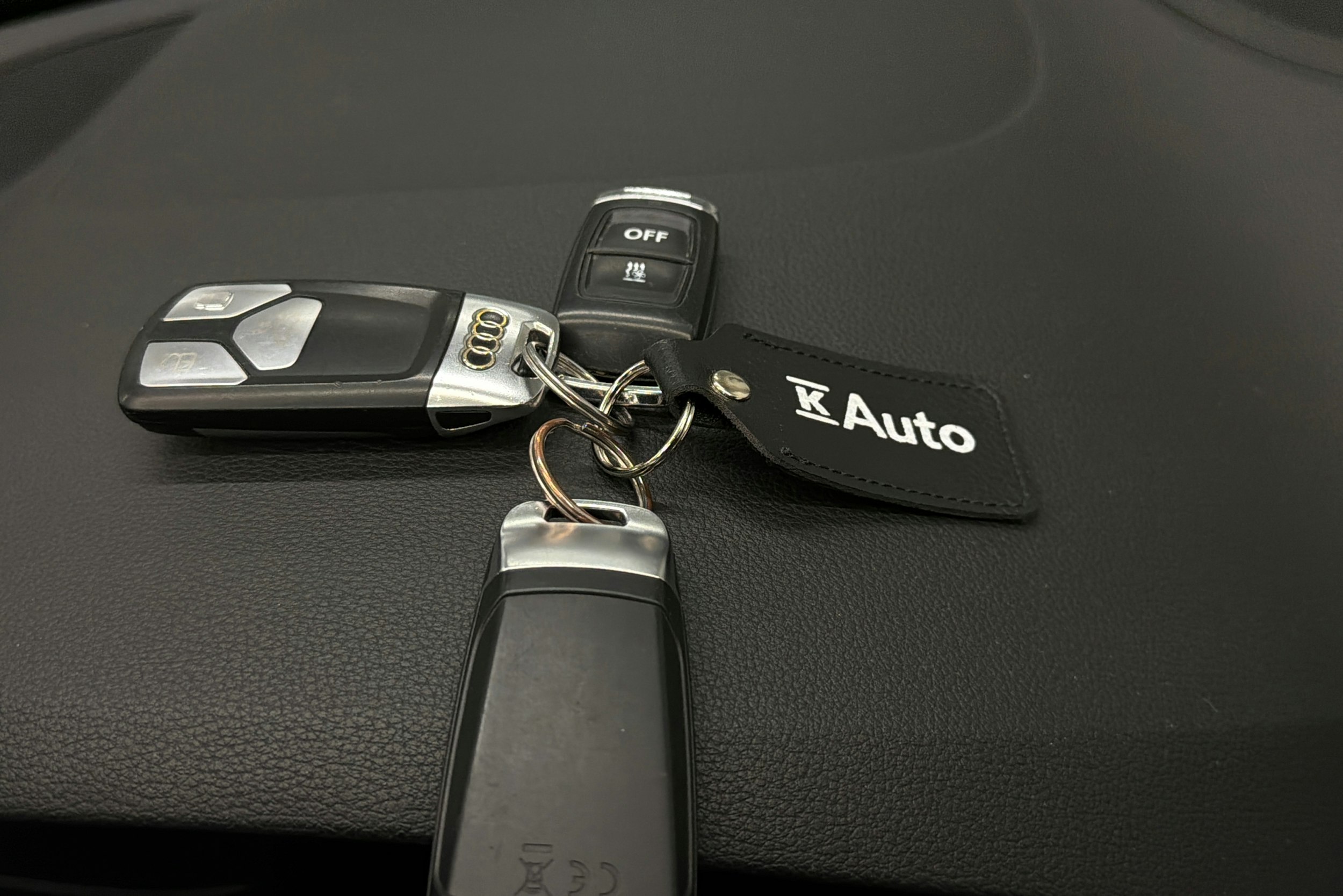 Musta Audi A4 2022 kuva 31.