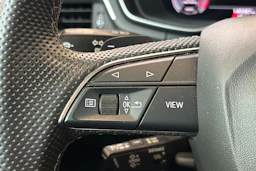 musta Audi A4 2022 kuva 7.