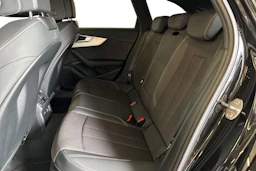 musta Audi A4 2022 kuva 8.
