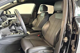 musta Audi A4 2022 kuva 13.