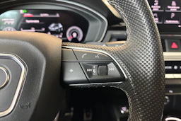 musta Audi A4 2022 kuva 16.