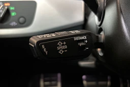 musta Audi A4 2022 kuva 17.