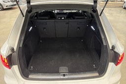 valkoinen Audi A4 2022 kuva 14.