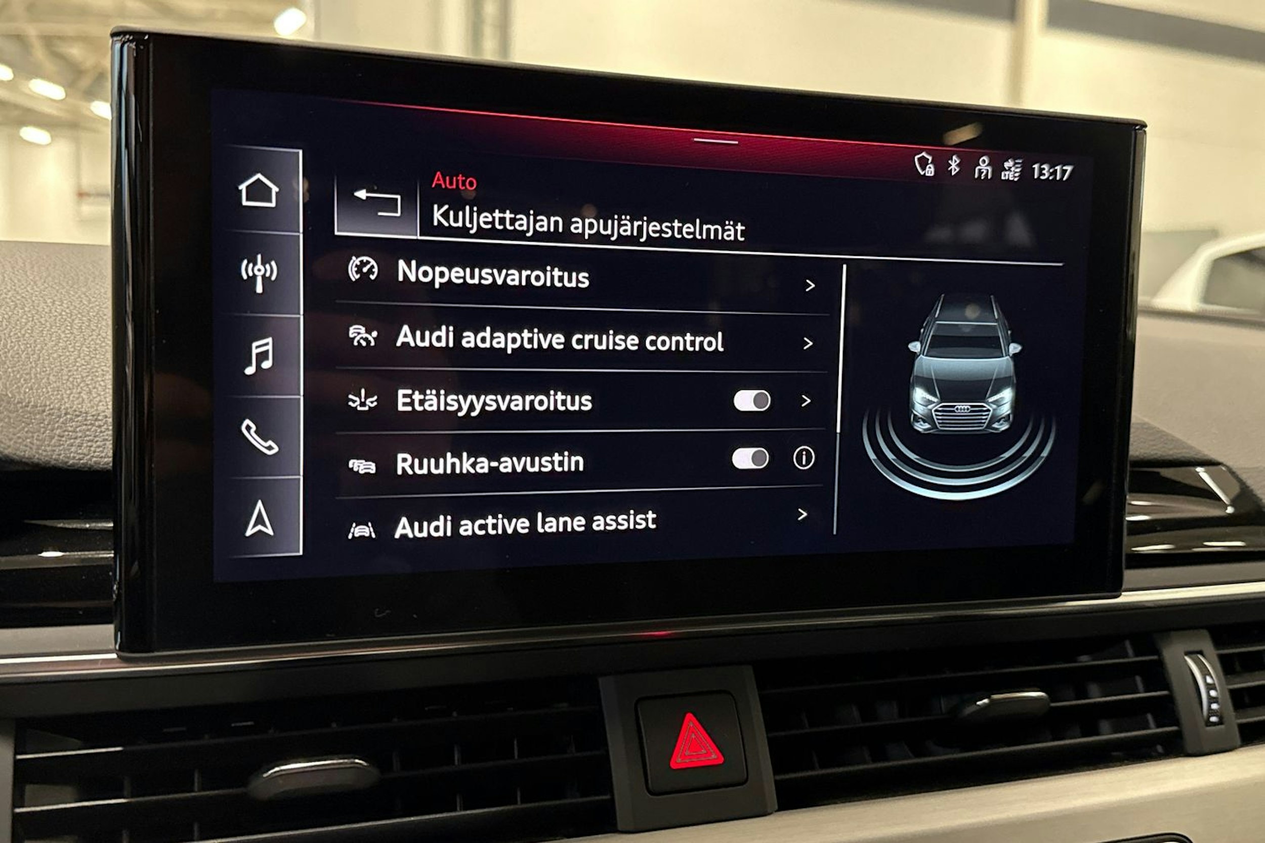 valkoinen Audi A4 2022 kuva 25.
