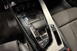 valkoinen Audi A4 2022 kuva 27.