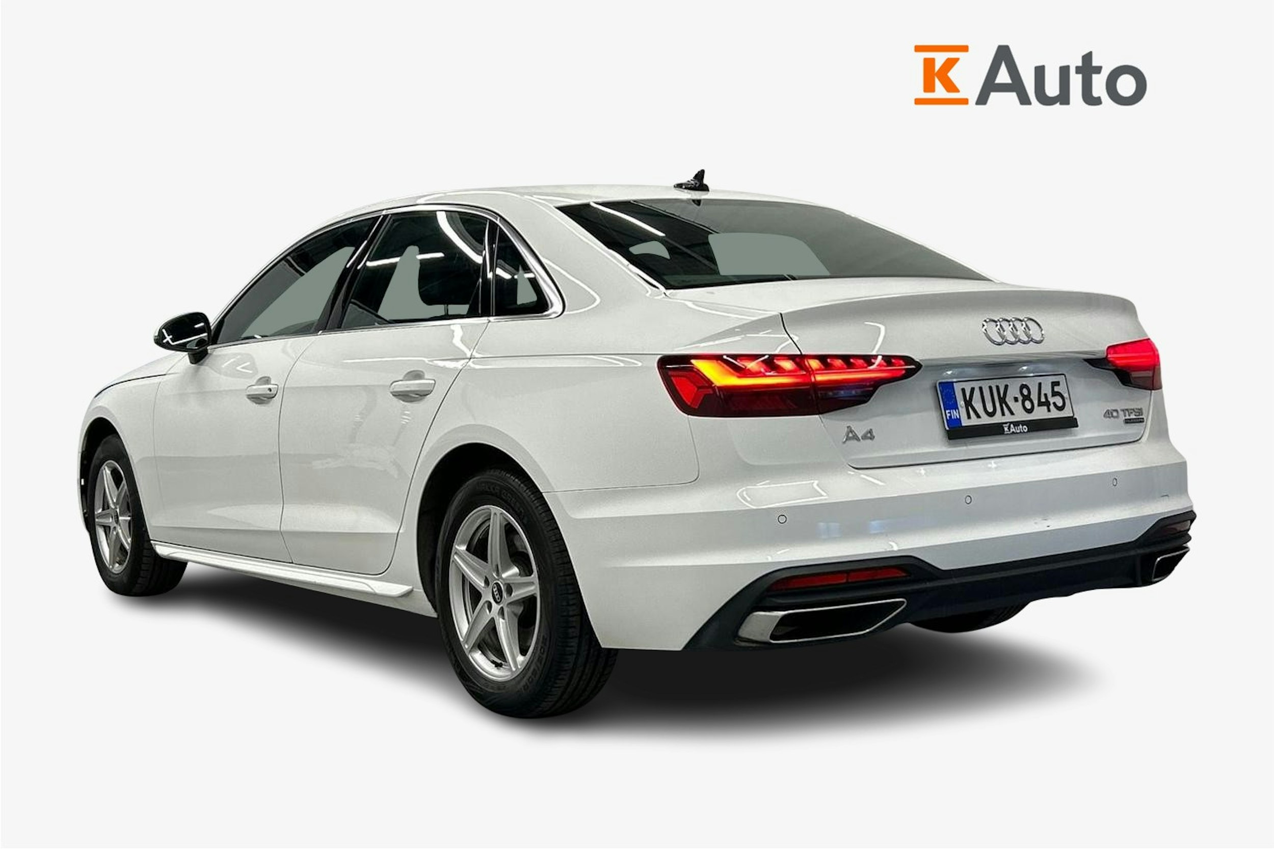 valkoinen Audi A4 2022 kuva 2.