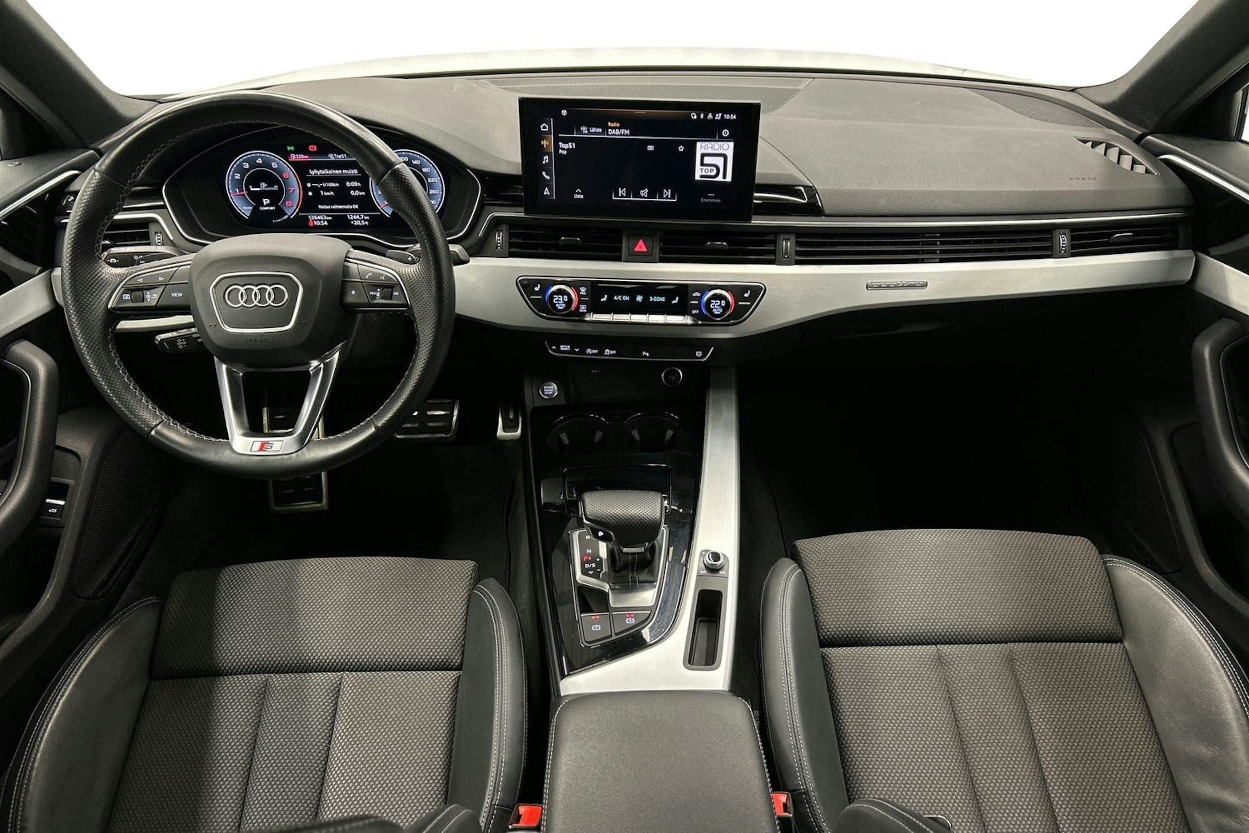 valkoinen Audi A4 2022 kuva 9.