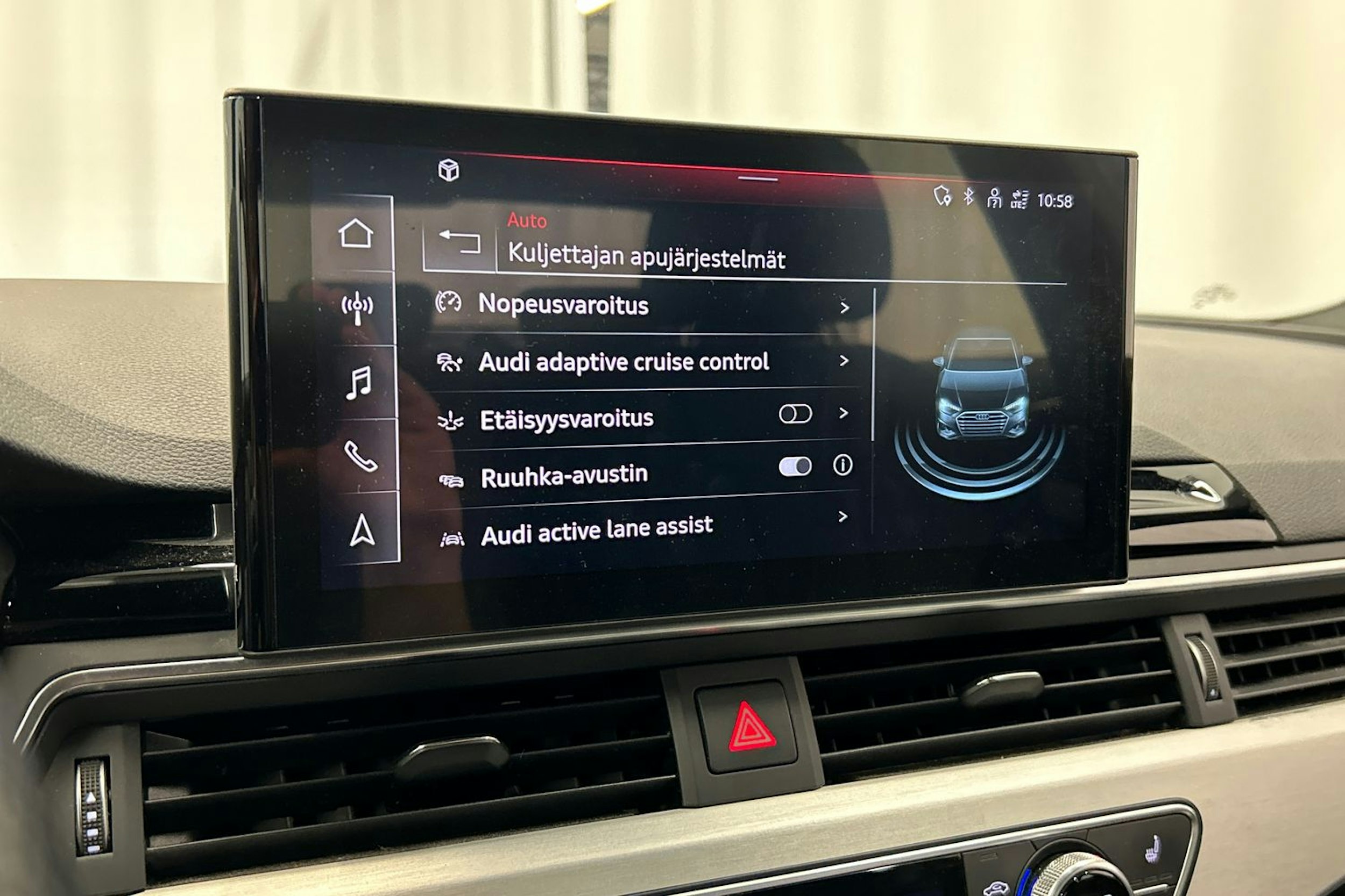 valkoinen Audi A4 2022 kuva 20.