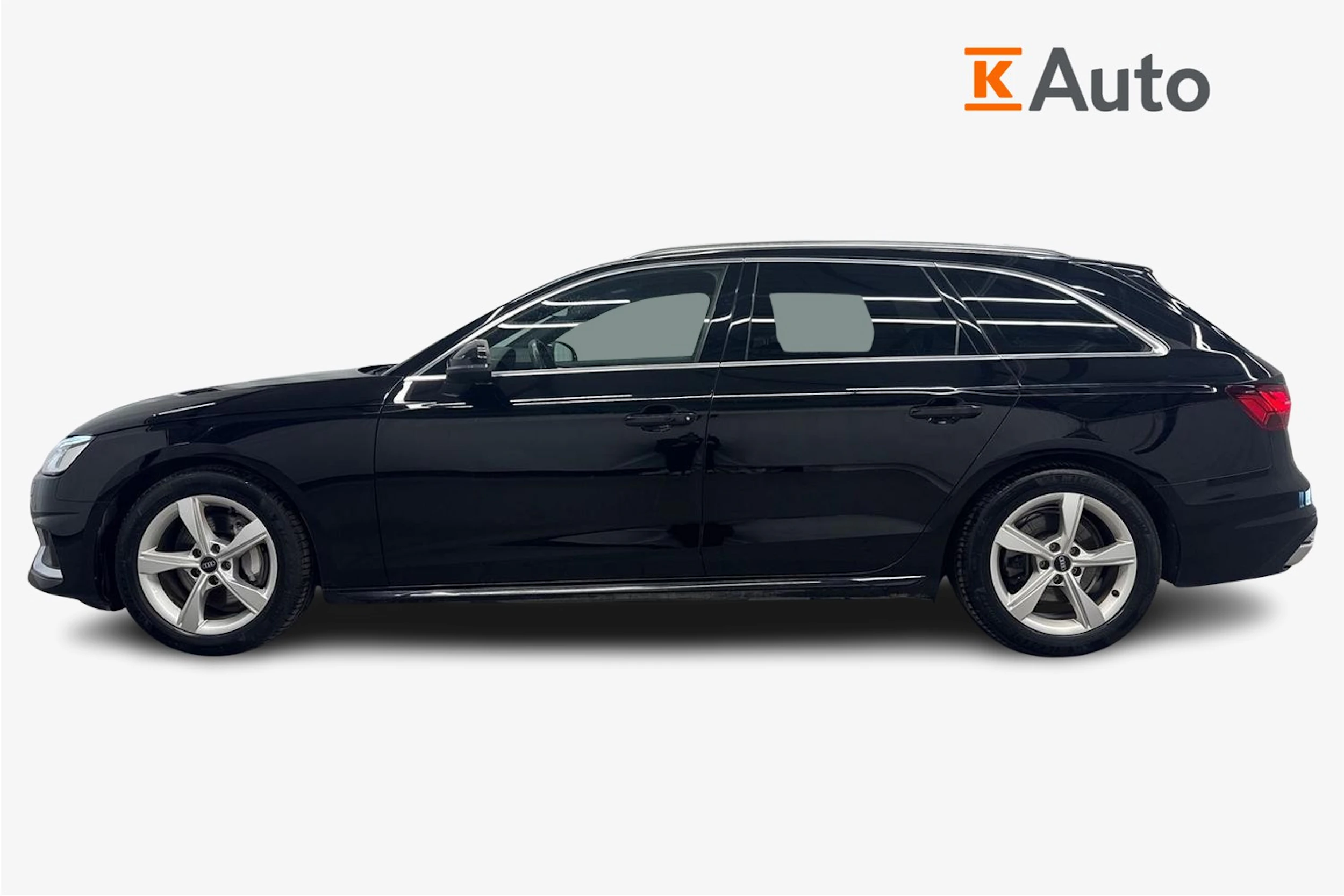 musta Audi A4 2022 kuva 7.
