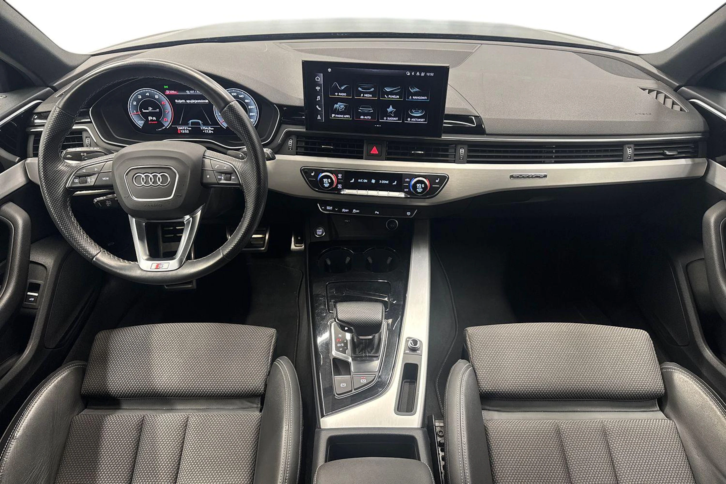 musta Audi A4 2022 kuva 9.