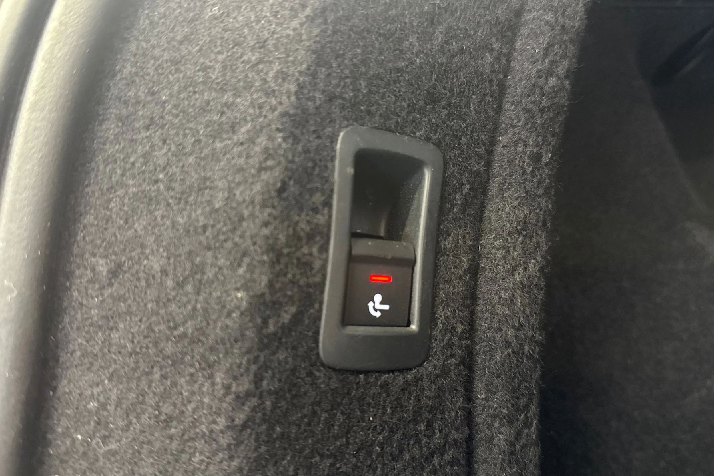 musta Audi A4 2022 kuva 18.