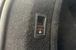 musta Audi A4 2022 kuva 18.