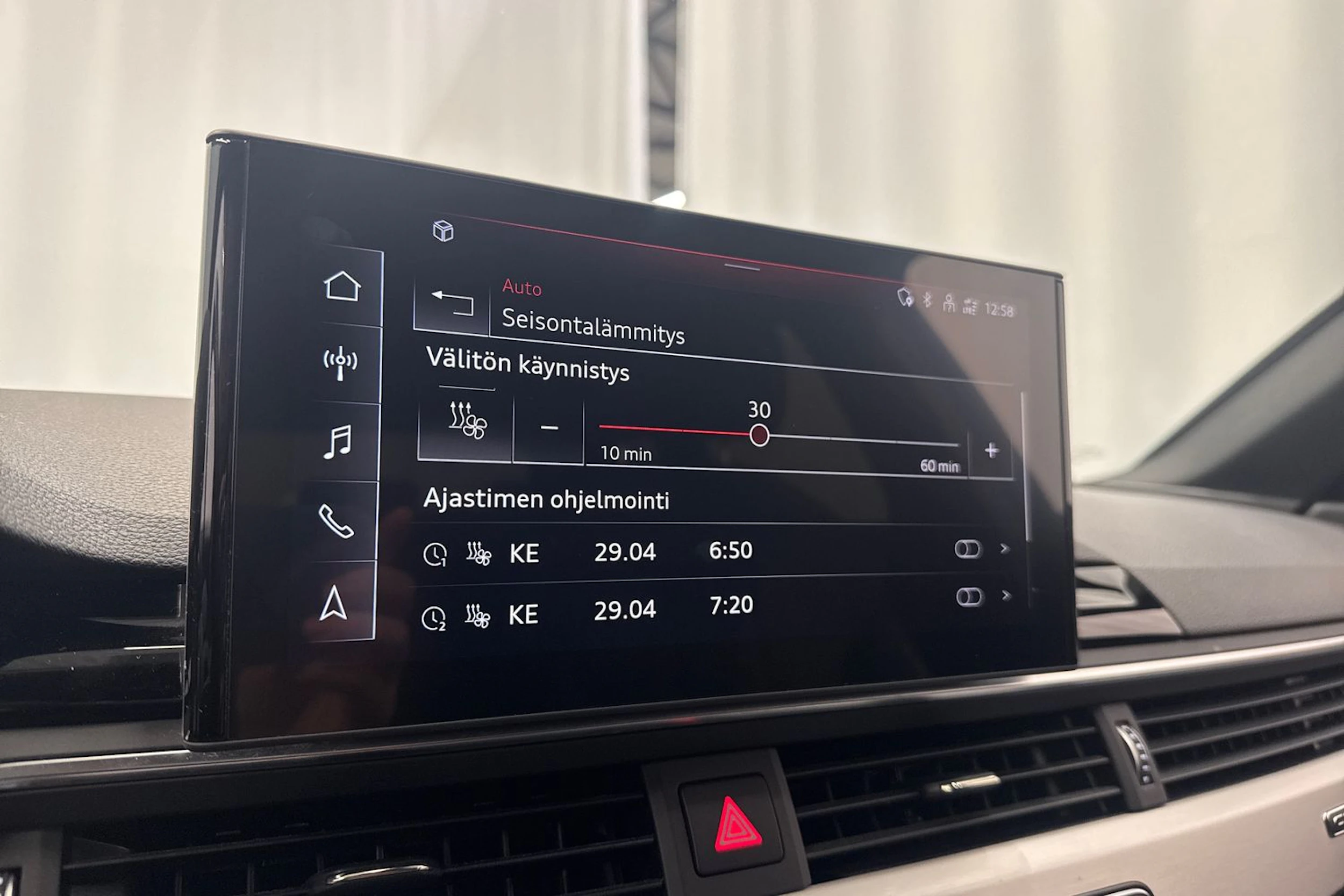 musta Audi A4 2022 kuva 25.