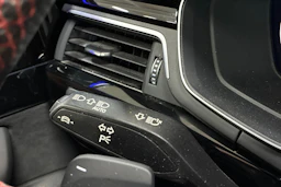 Musta Audi A4 2022 kuva 17.