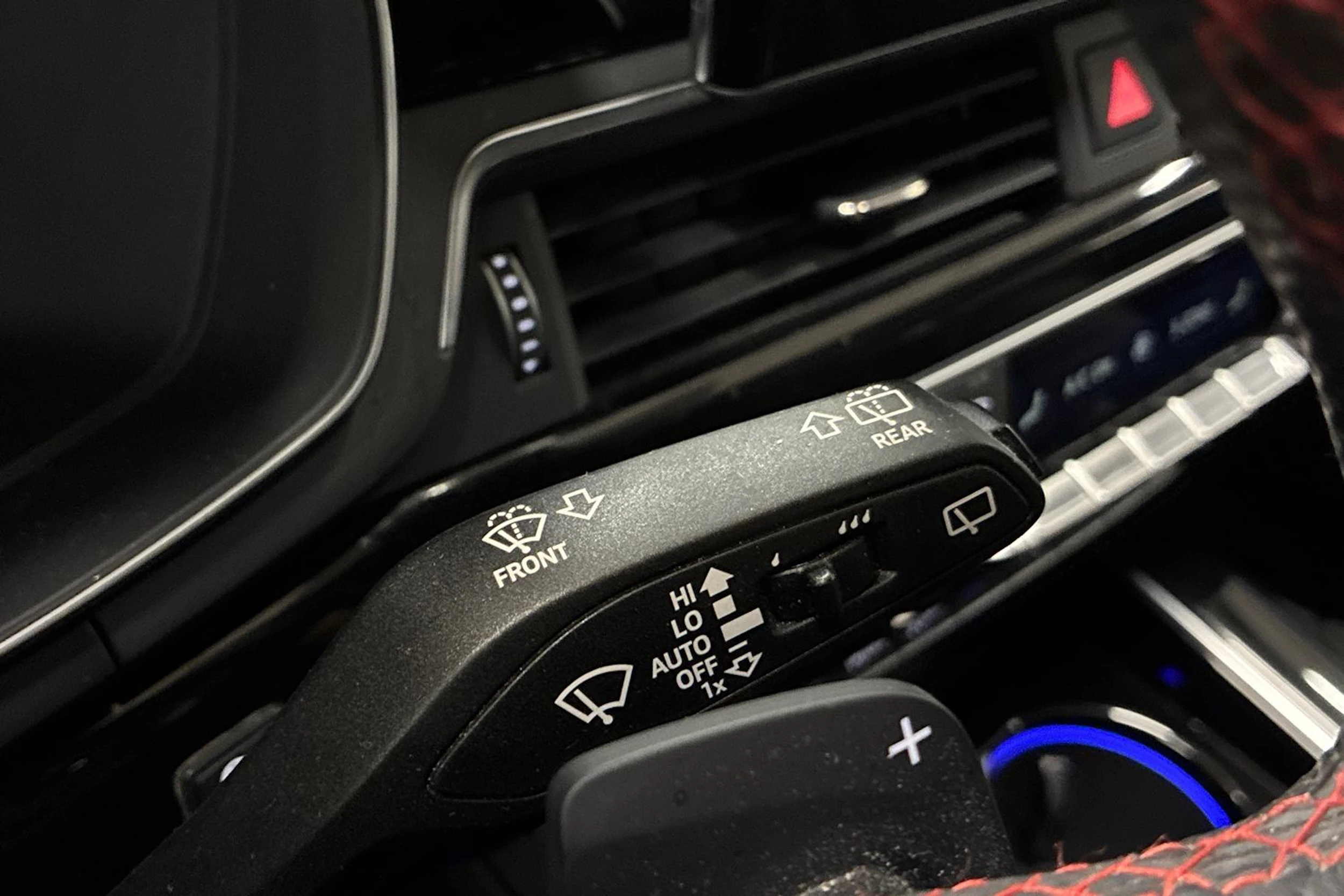 Musta Audi A4 2022 kuva 18.