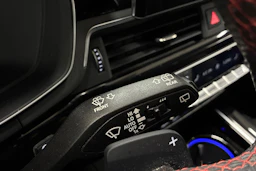 Musta Audi A4 2022 kuva 18.