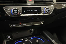 Musta Audi A4 2022 kuva 22.