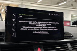 Musta Audi A4 2022 kuva 23.