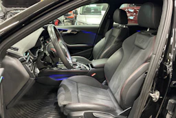 Musta Audi A4 2022 kuva 25.