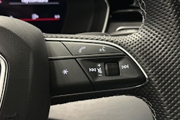 Valkoinen Audi A4 2022 kuva 19.