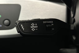 Valkoinen Audi A4 2022 kuva 21.