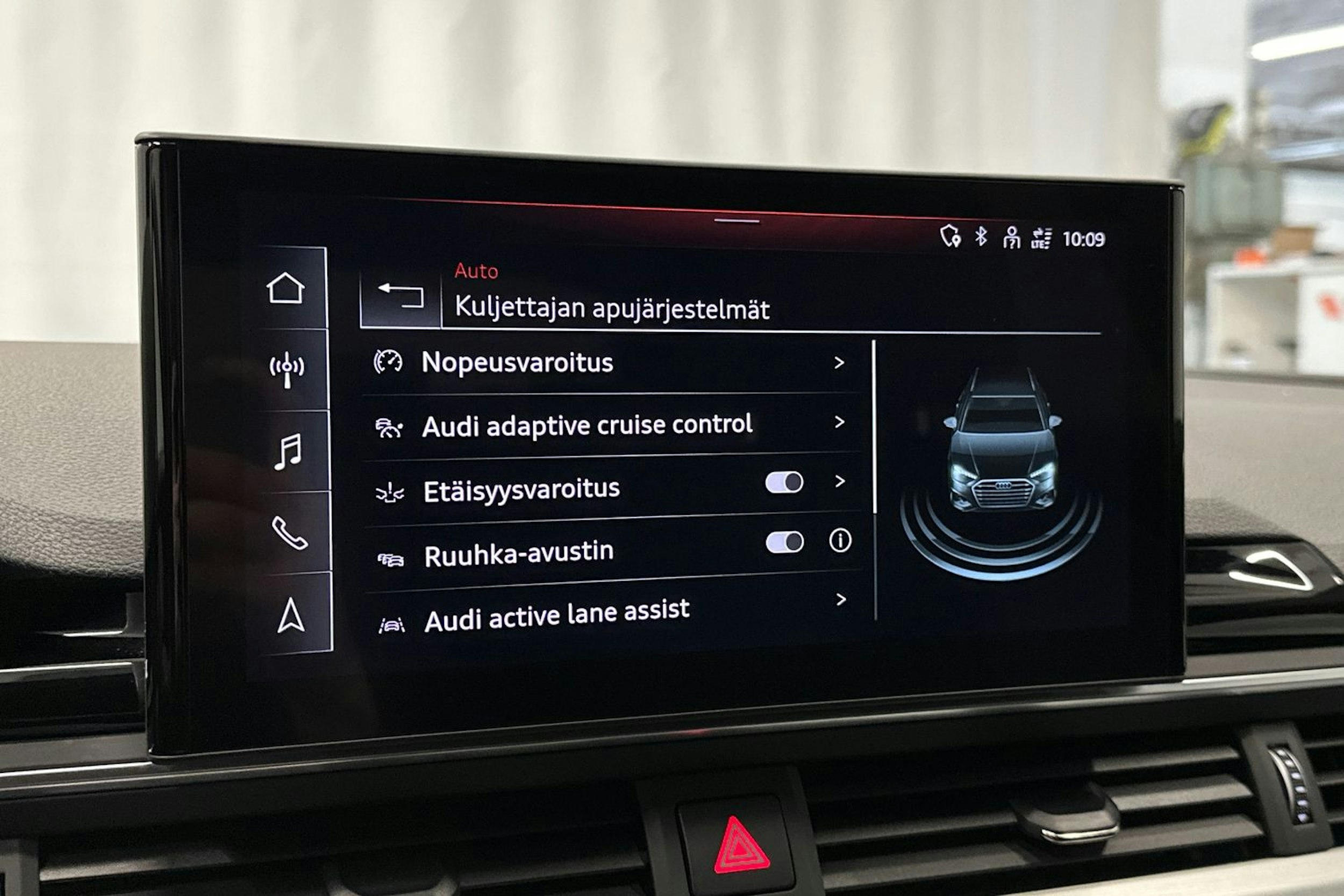 Valkoinen Audi A4 2022 kuva 25.