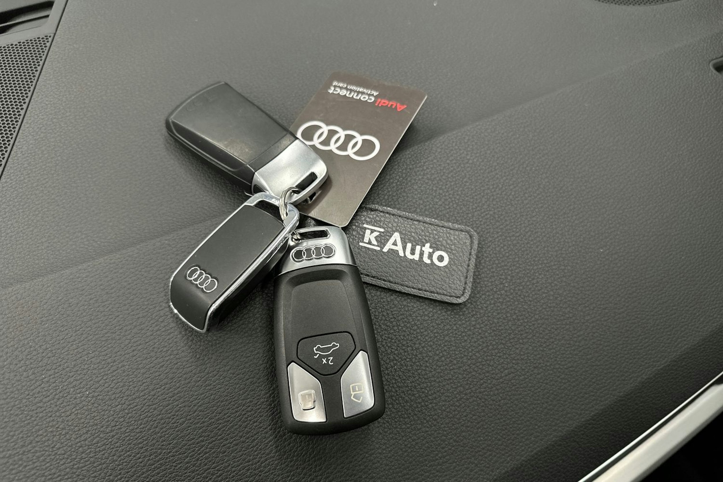 Valkoinen Audi A4 2022 kuva 29.