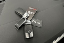 Valkoinen Audi A4 2022 kuva 29.