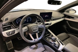 musta Audi A4 2022 kuva 3.