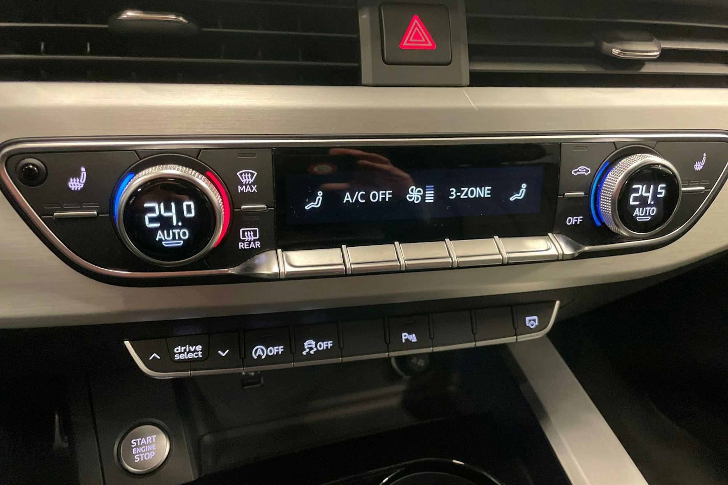 musta Audi A4 2022 kuva 18.