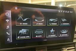 musta Audi A4 2022 kuva 19.