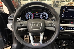 musta Audi A4 2022 kuva 14.